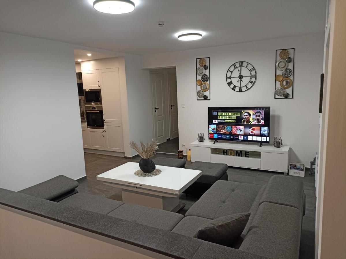 Ebs Paradies Rheinhausen Extérieur photo